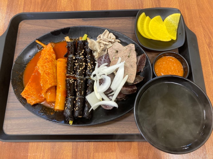  흡족하게 날 만족시킨 진경순 부대꼬마김밥 본점 / 뼈대짬뽕 남산점 후기