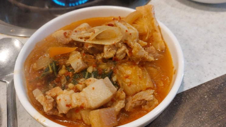  굴다리 식육식당 - 내돈내산(돼지찌개 맛집)