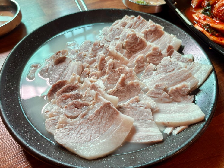  군포 설렁탕 “군포식당”, 세상 부드러운 보쌈 제육
