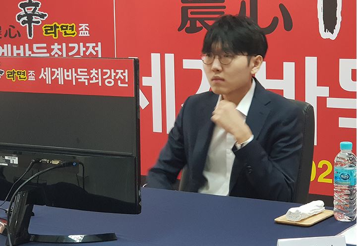 <b>신진서</b>, 중국 주장 구쯔하오 꺾고 한국에 15번째 <b>우승</b> 선사