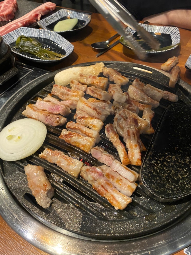  <내돈내산> 군산 수송동 삼백식당. 모임 장소 추천. 흑돼지 삼겹살 300g 14000원.