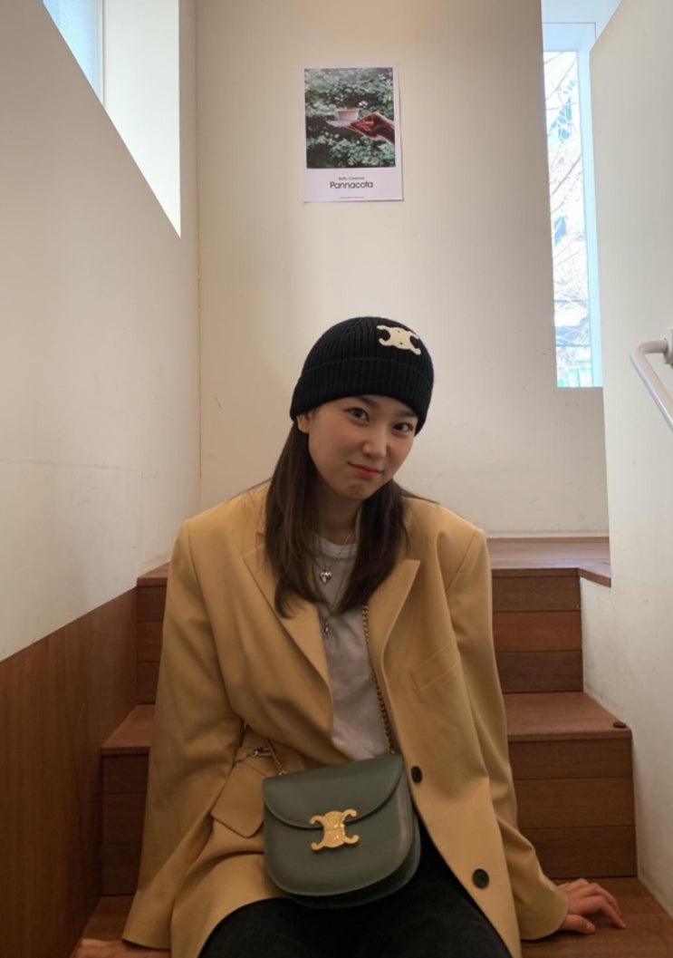  장희령 인스타그램 속 명품 셀린느 크로스백 & 비니 정보 파헤치기