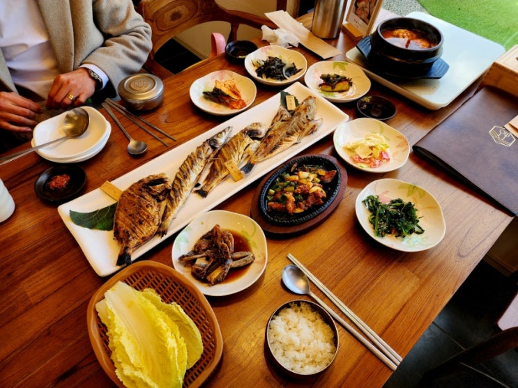 제주공항 근처 용담삼동생선구이 맛집 분위기 좋은 제주도 애견동반식당 오로섬