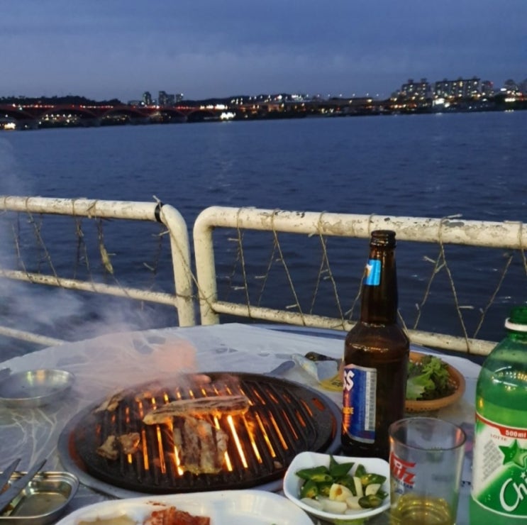  한강맛집 / 데이트장소추천/ 한강 선상바베큐  "아리수만찬"