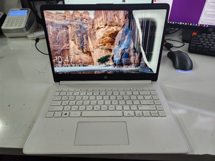  HP Laptop 14s-dq1004tu 액정전체파손 교체수리건 입니다