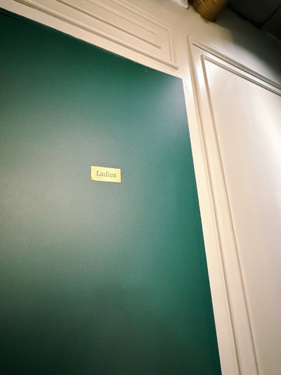 Deoraibeureori Myeongil Yeokji Store Restroom — photo 1