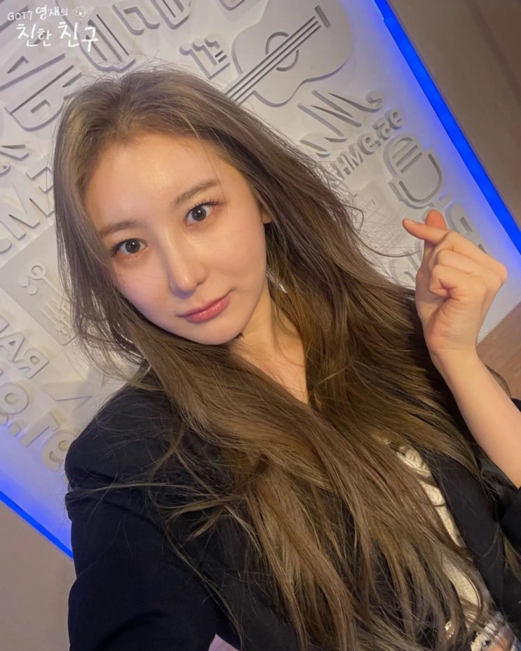 아이즈원 출신 이채연, 못본새 얼굴 분위기 확 달라진 외모 근황 아이즈원 출신 이채연, 못본새 얼굴 분위기 확 달라진 외모 근황