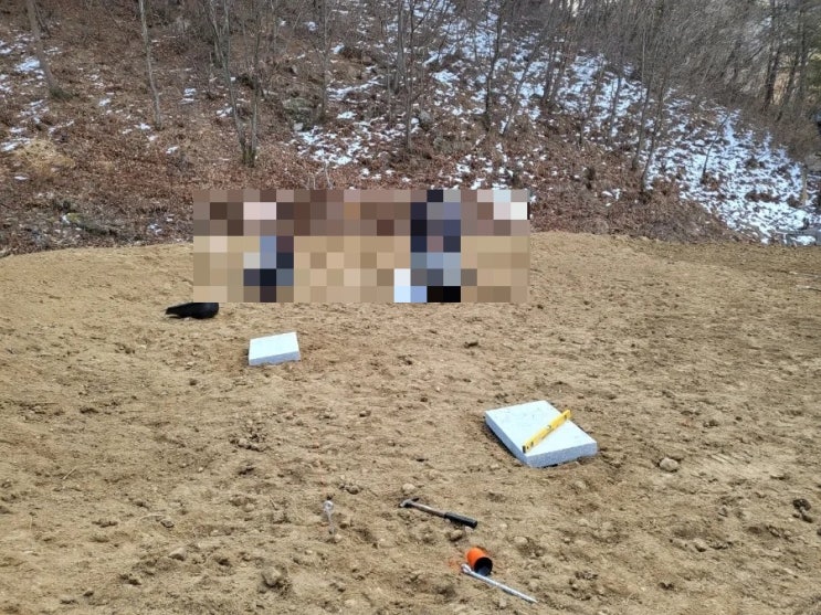  2023년 김천시 감문면 송북리산 가족묘조성 와비4조 자판4자 잔디조성 김천고인돌장의사 #2023년윤달 #김천윤달이장 #김천윤달화장 #윤달