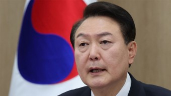  윤석열 바지 거꾸로 라는 것도 있군요
