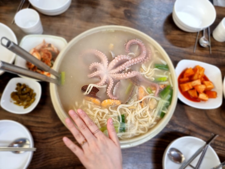 [황해 해물칼국수 2호점] 나만 몰랐던 매우 유명한 영종도 용유도 칼국수 맛집