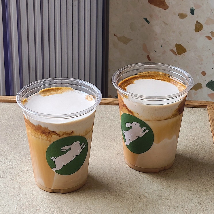 대구 동성로 반월당 약전골목 | 카페휩(cafe whip) 나의 최애 라떼 맛집 추천, 후기 가져왔다.