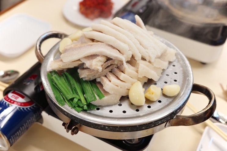  압구정역 항정살 보쌈에 해장전골이 맛있는 식당 [모락관]