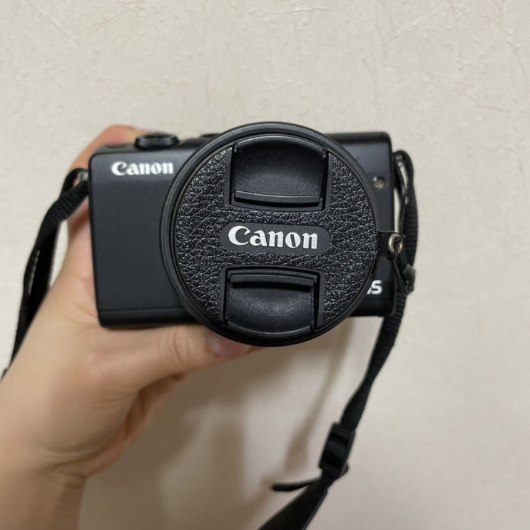  입문용 카메라로 유명한 캐논 미러리스 EOS M100 구매