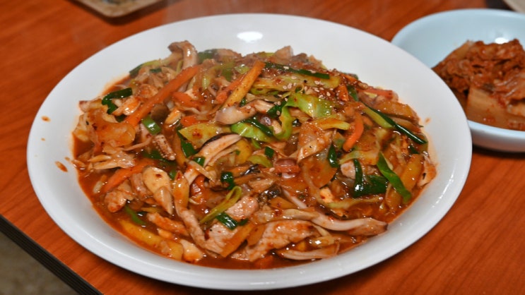 어쩌다 사장으로 잘 알려진 손맛이 일품인  나주 공산반점 비빔 짬뽕 추천!