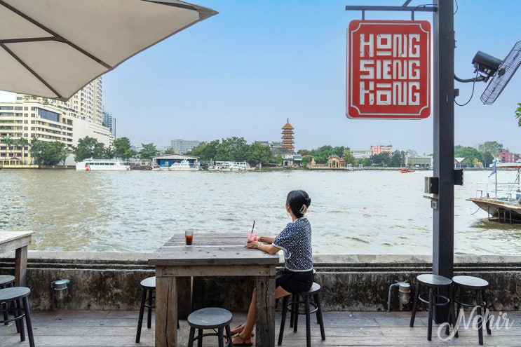 태국 방콕 자유여행 딸랏너이 벽화거리 카페 홍시엥콩