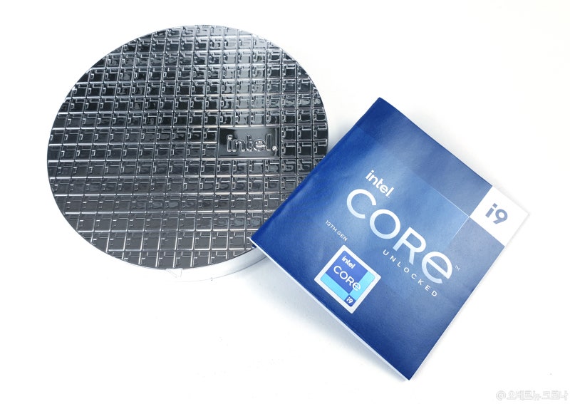6.0GHz 달성한 인텔 13세대 CPU i9-13900KS와 13900K 성능 비교