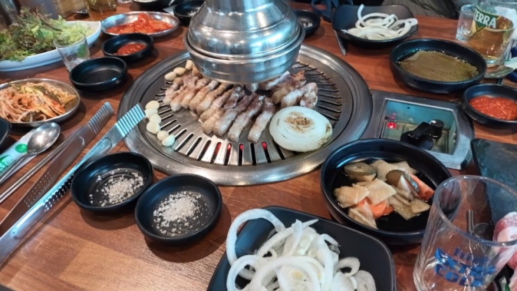  노래방을 부르는 삼겹살