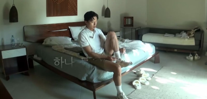 서준이네 박서준 운동화 나이키 줌보메로5 오트밀
