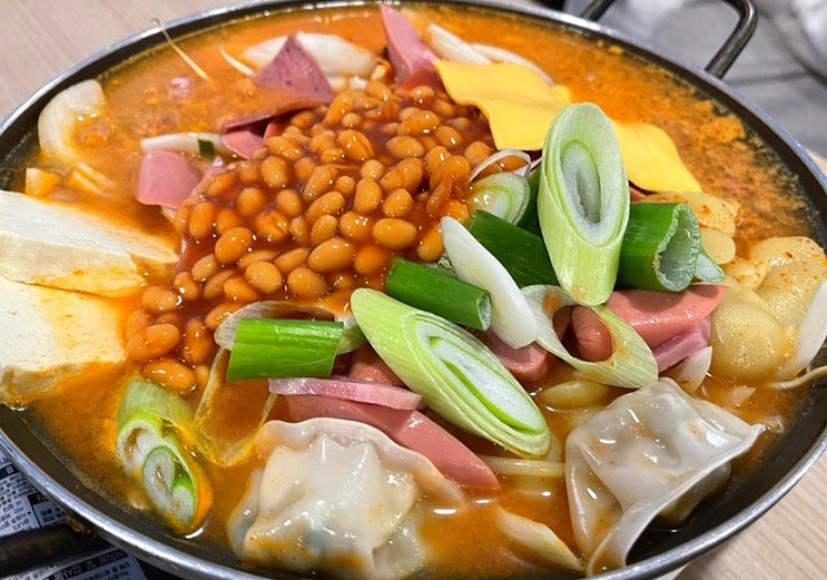  해운대 중동역 로데오 아울렛 맛있는 만부 부대찌개