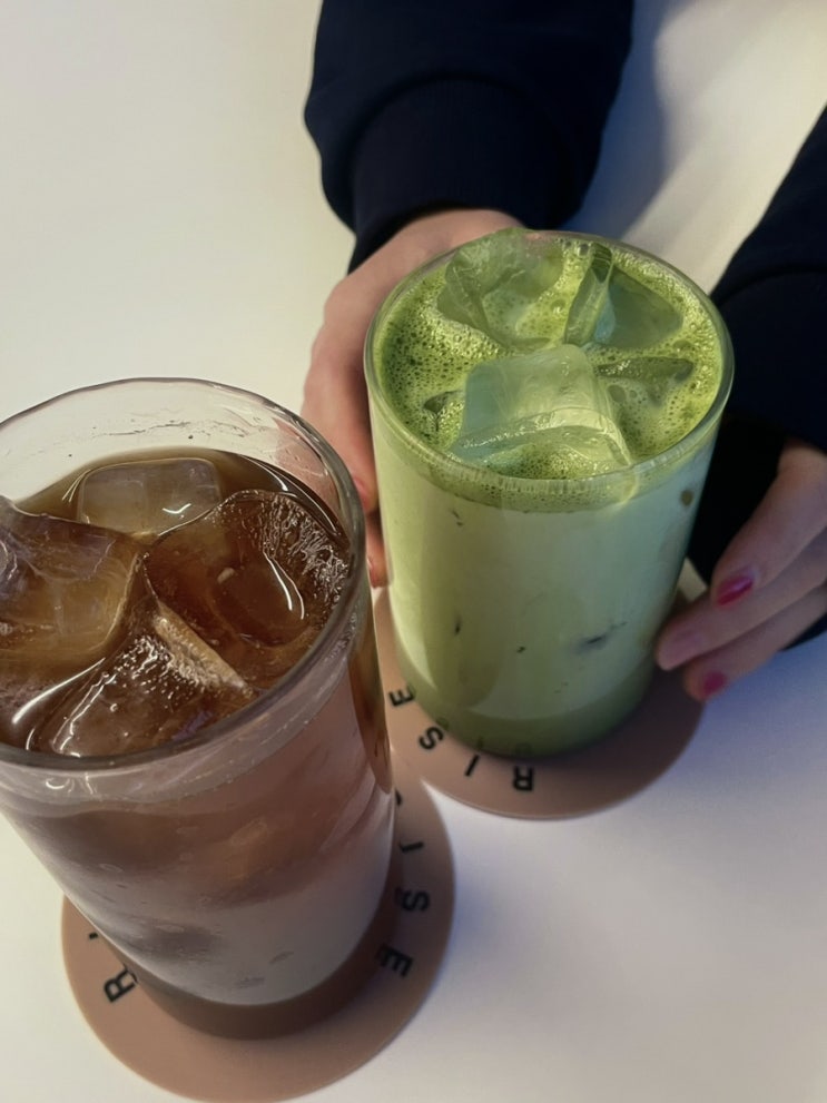  익산 카페 라이즈 대형카페 주차장 넓어용