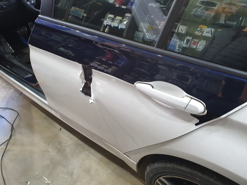 시흥 신현로38번길 / 골드스파클 전체랩핑(보험수리) / BMW /3시리즈 (F30)