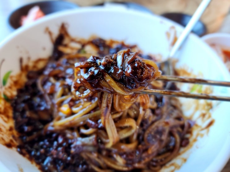  사천맛집 간짜장이 일품인 부자콩짜장 바다 풍경은 덤