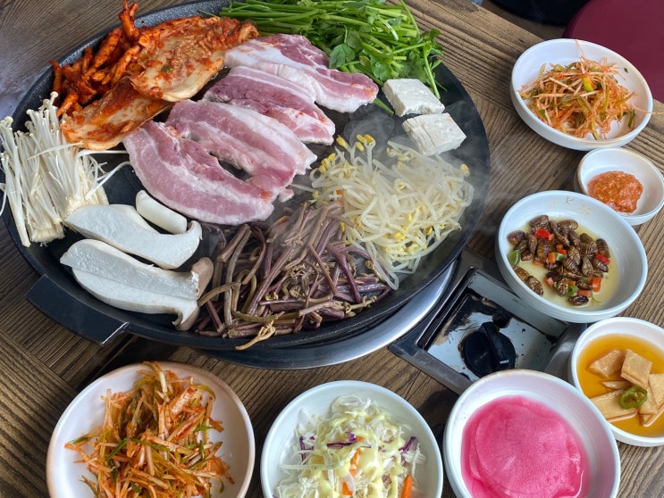  [천안] 성정동 더덕이 무한리필인 혜자 로컬맛집 "더덕솥뚜껑삼겹살"에서 기름칠하고왔어요