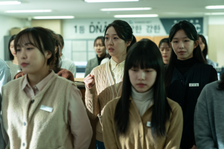 <다음 소희> 배두나·김시은, 본다는 것을 넘어 묻는다는 것...현장 실습생의 죽음 <다음 소희> 배두나·김시은, 본다는 것을 넘어 묻는다는 것...현장 실습생의 죽음