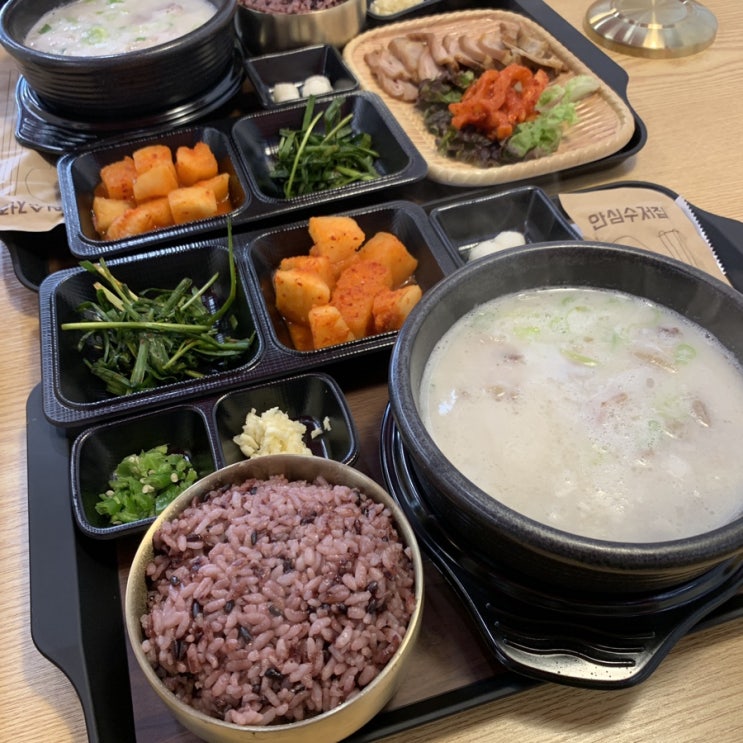  진한 국물이 자꾸 생각나는 우만동 국밥 맛집 기울어진 뚝배기