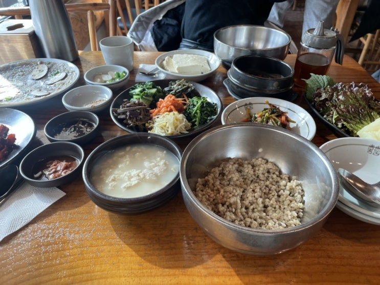가평 봄철 건강한 밥상 송원 잣두부 보리밥 정식