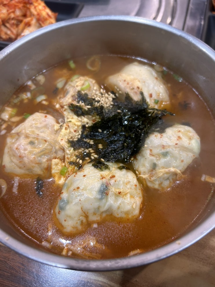  논현역 점심 만두의 전설 얼마나 맛있길래 상호가 만두의 전설일까?