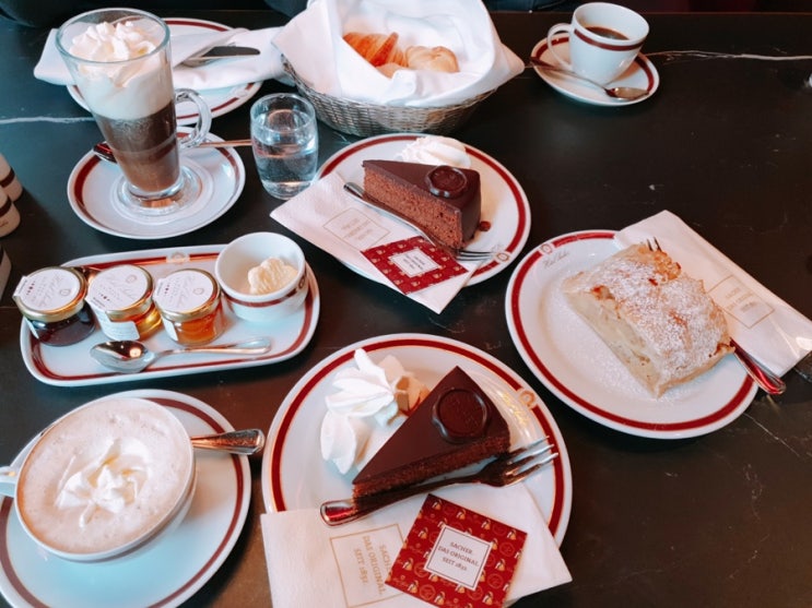 {비엔나} 3대카페 & 자허토르테- 카페자허, 데멜, 센트럴 비교/ 비포선라이즈 Cafe Sperl, 레코드샵 / 바트이슐 Zauner {비엔나} 3대카페 & 자허토르테- 카페자허, 데멜, 센트럴 비교/ 비포선라이즈 Cafe Sperl, 레코드샵 / 바트이슐 Zauner