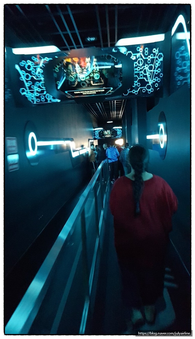 트론 라이트사이클 파워런 상하이 디즈니랜드 쉐보레 : 네이버 블로그