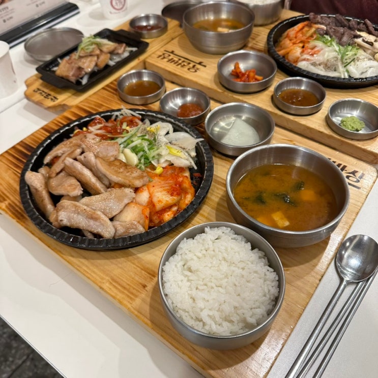  고기반찬 러버의 한식추천 대전은행동맛집 육첩반상