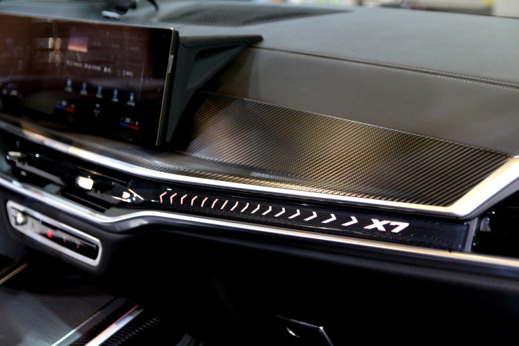  BMW X7 실내 랩핑 하이그로시 탈출!