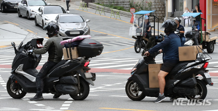 여러 사업장서 일하는 '특고'도 산재보험…170만 명 수혜 여러 사업장서 일하는 '특고'도 산재보험…170만 명 수혜