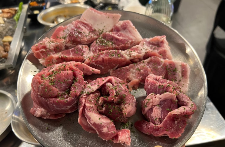  방학역 맛집 - 식껍 도봉점 :: 다양한 돼지고기 특수부위의 가성비 고깃집 추천