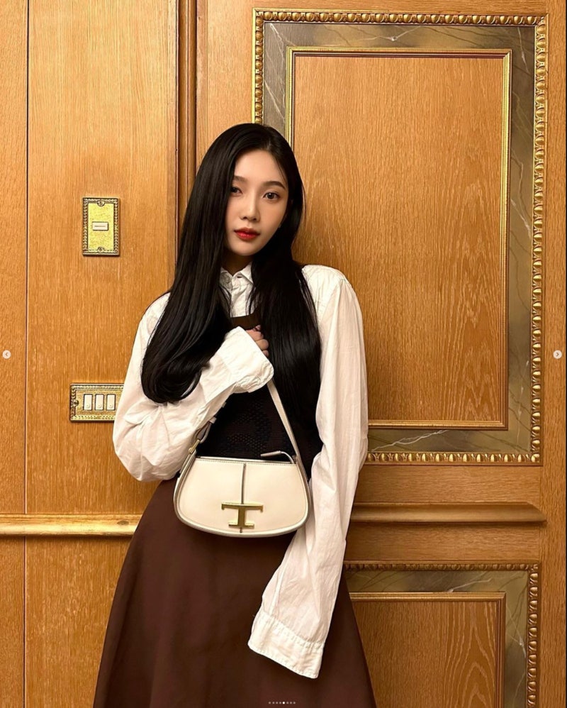 레드벨벳 조이 토즈 미니 숄더백 가방 코디 살펴보기