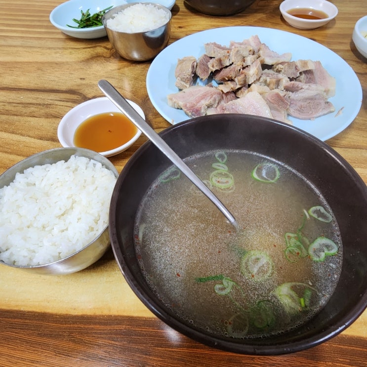  부산맛집, 60년전통할매국밥 맑은국밥이 대장이네요