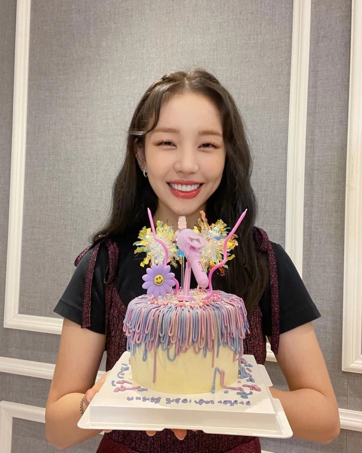 "결혼 전제 열애 중" 가수 백아연, 8월 비연예인 연인과 결혼식 소식에 모두 응원했다 "결혼 전제 열애 중" 가수 백아연, 8월 비연예인 연인과 결혼식 소식에 모두 응원했다