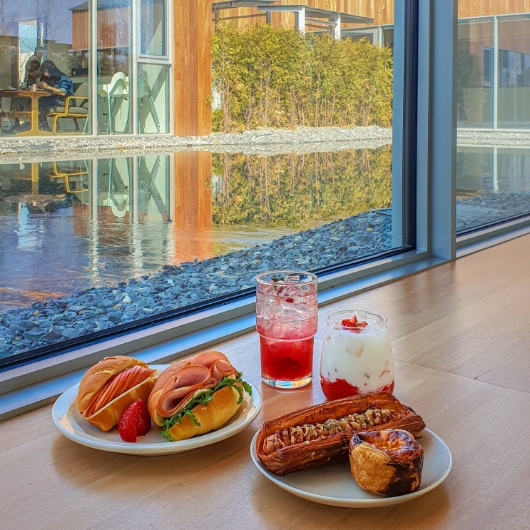  경산 신상 카페 | 물멍하기 좋은 하양 브런치 신상 맛집 '스페이스임원'