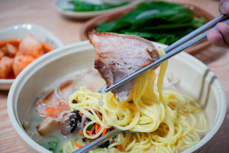  서귀포 올레시장 맛집 만족스러운 삼무국수과 네거리식당