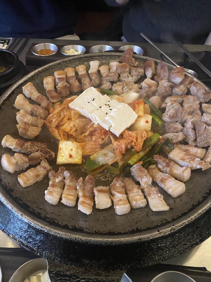  [문래 영등포구 창작촌] 솥뚜껑 김치 삼겹살, 김치 칼국수 _ 솥돈