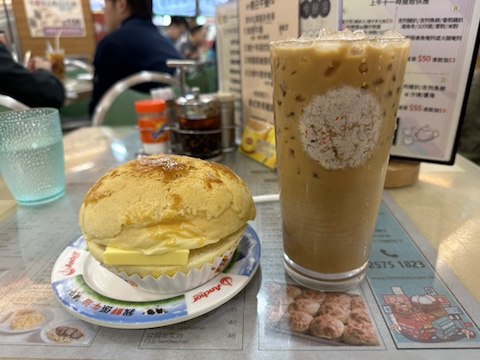 [홍콩 완차이 차찬텡] Honolulu Coffee Shop :: 파인애플 번에는 파인애플이 없다긔