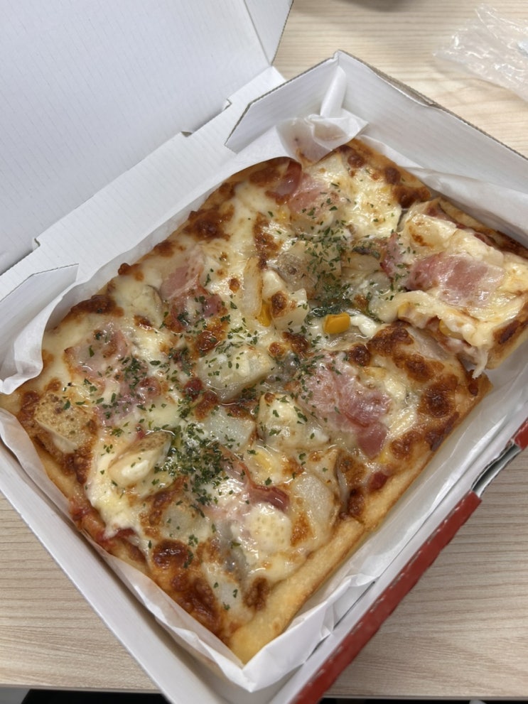  논현역 피자 빨간모자피자 1인용 피자 과연 든든하게 배를 채울 수 있을까요?