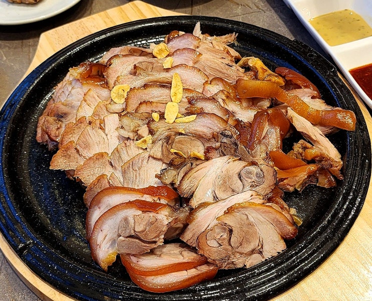  김해족발맛집 가야왕족 부들부들한 국내산 포크밸리 족발