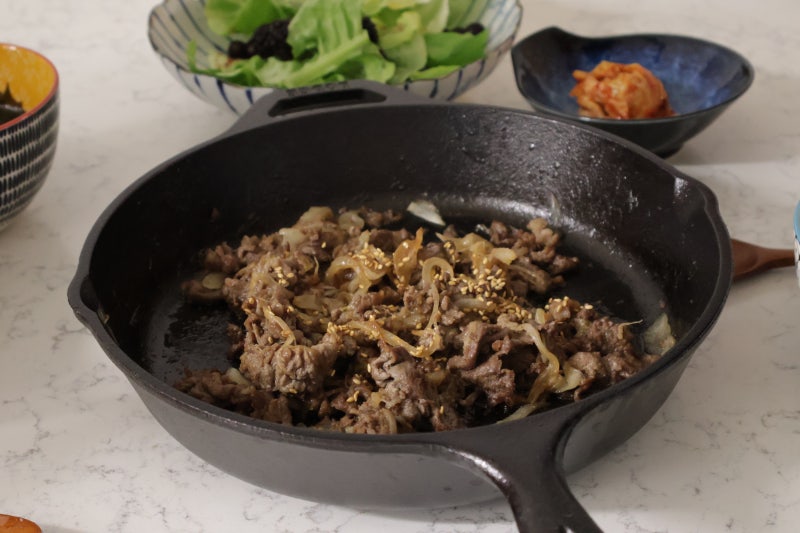 롯지 캐스아이언 스킬렛 10인치(26센티) 무쇠팬_오래 사용할 수 있는 용품/고기맛이 다른데요?....