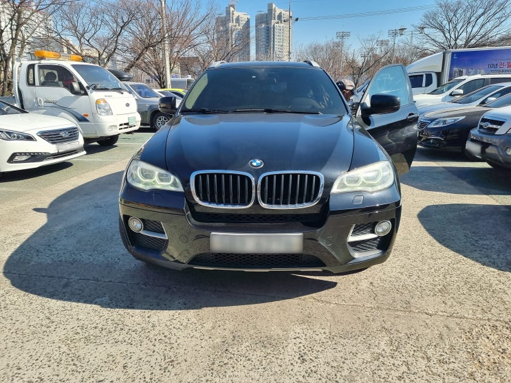 BMW X6 2013년식 1600만원 판매합니다. (이것은 수출하는 차량입니다.) BMW X6 2013년식 1600만원 판매합니다. (이것은 수출하는 차량입니다.)
