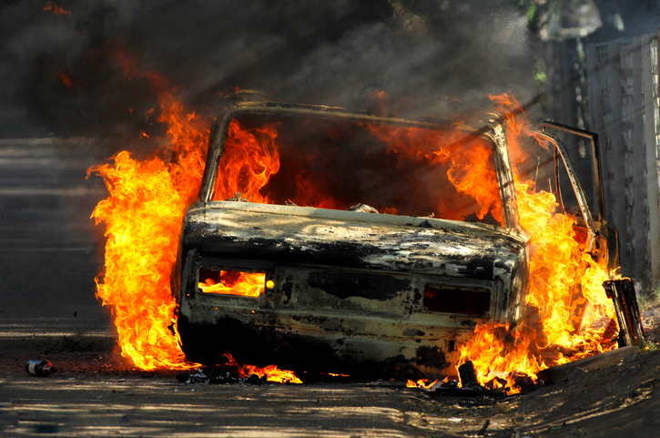 [판결] 차량 화재로 옮겨 붙은 불... 법원 "차주 과실 아니라면 배상책임 없어"