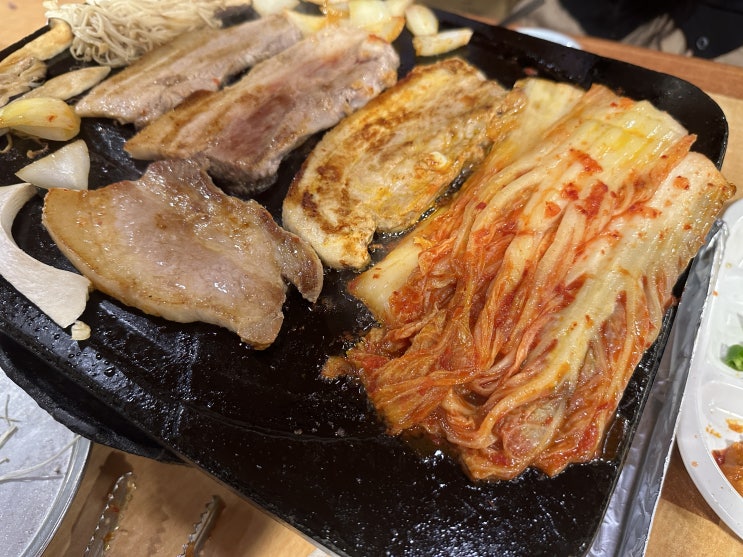  우이동 맛집 - 목포돌구이 :: 국내산 생삼겹살과 묵은지의 존맛 조합 삼삼데이 추천